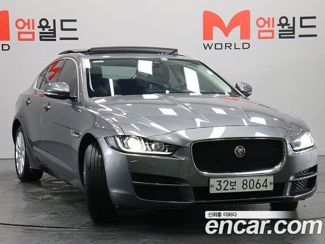 Jaguar XE 2