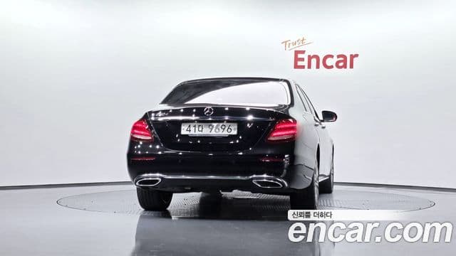 Mercedes-Benz E-Class W213 3