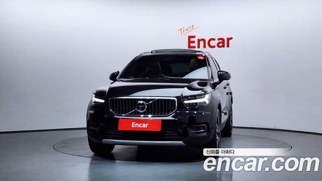 Volvo XC40 3