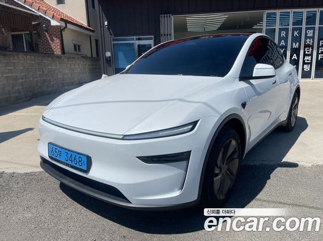 Tesla Model Y 2