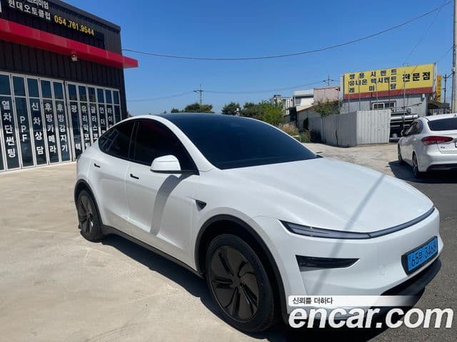 Tesla Model Y 3