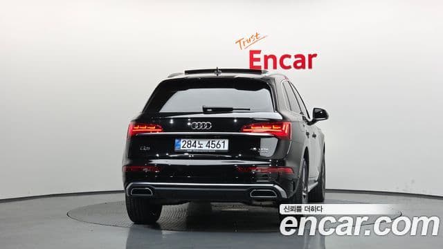 Audi Q5 (FY) 4