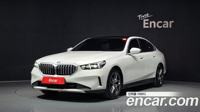 BMW 5 Series (G60)