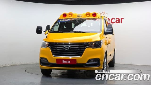 Hyundai The New Grand Starex 2