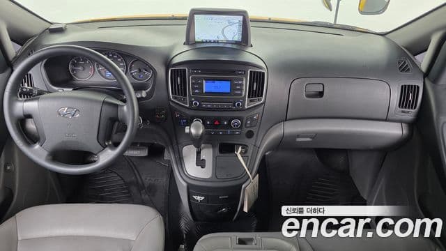 Hyundai The New Grand Starex 4