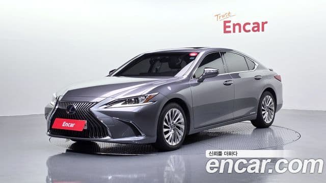 Lexus ES300h 7th Gen — 1