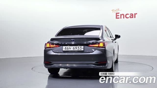 Lexus ES300h 7th Gen 3
