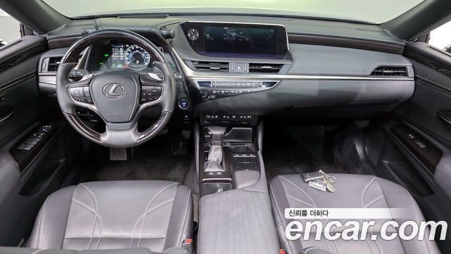 Lexus ES300h 7th Gen 4
