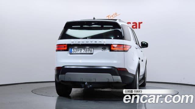 Land Rover Discovery 5 3