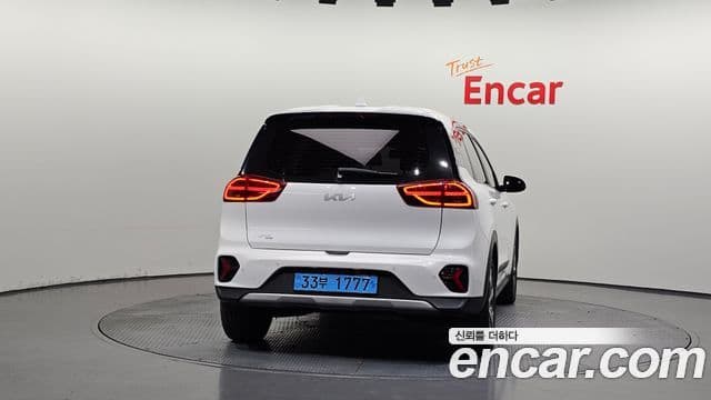 Kia Niro Plus 4
