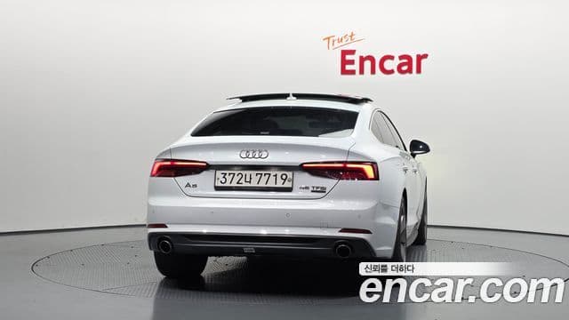 Audi A5 (F5) 3