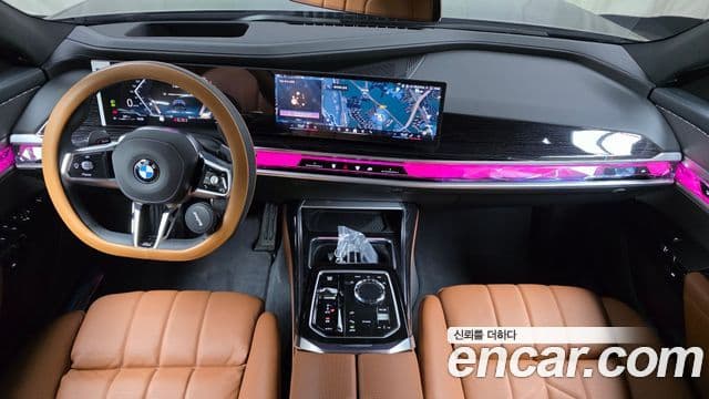 BMW 7 Series (G70) 4