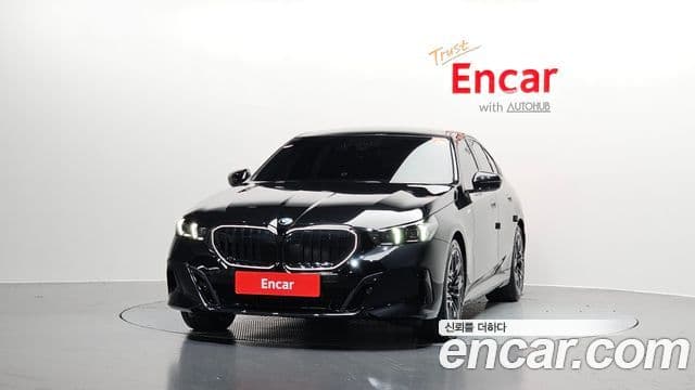 BMW 5 Series (G60) 2