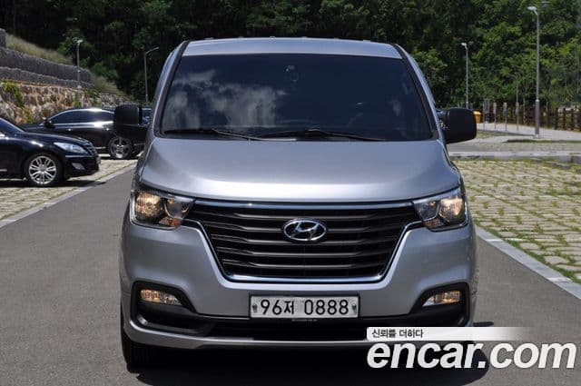 Hyundai The New Grand Starex