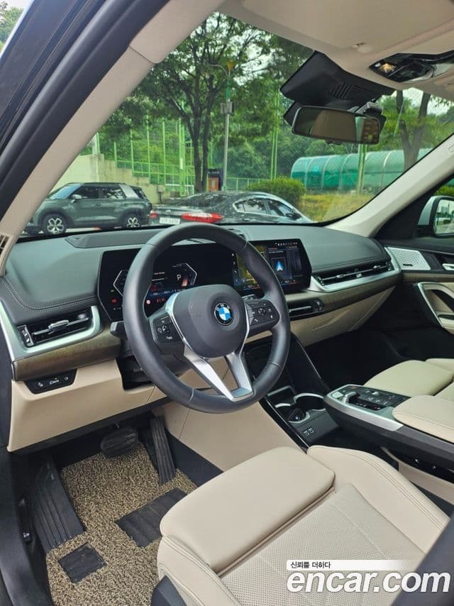 BMW X1 (U11) 4