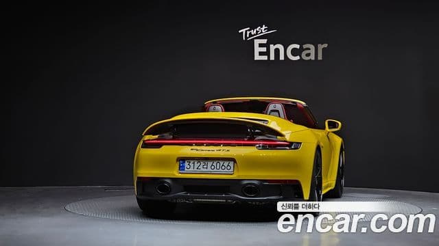 Porsche 911 (992) 4