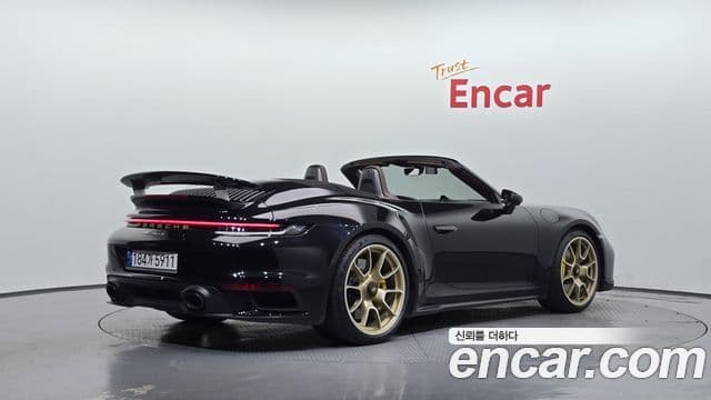 Porsche 911 (992) 2
