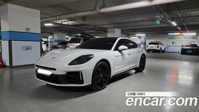 Porsche Panamera (976) 3