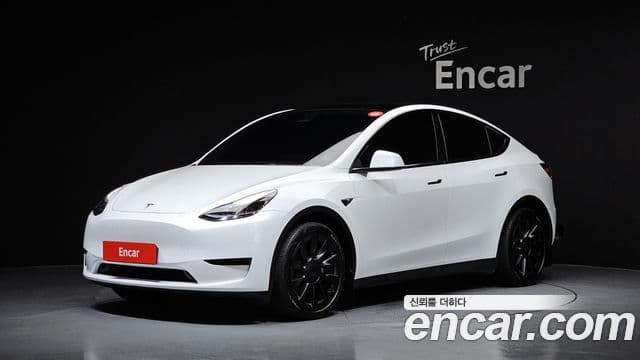 Tesla Model Y — 1