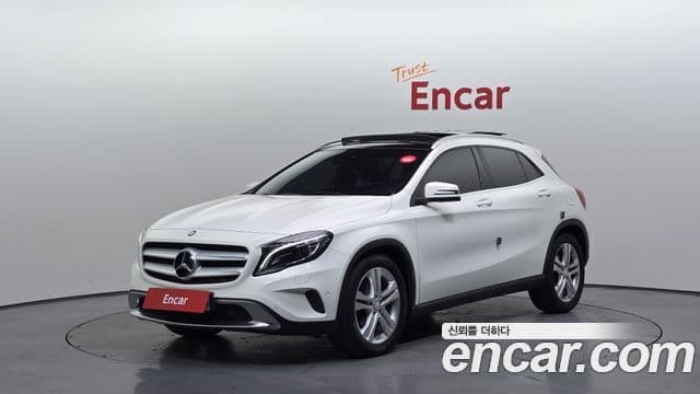 Mercedes-Benz GLA-Class X156 1