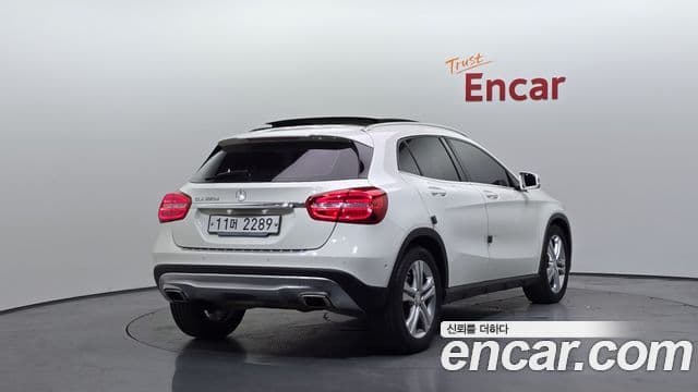 Mercedes-Benz GLA-Class X156 2