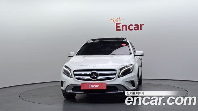 Mercedes-Benz GLA-Class X156 3
