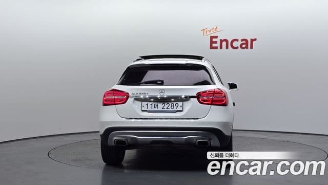 Mercedes-Benz GLA-Class X156 4