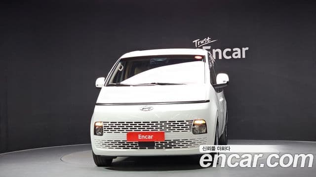 Hyundai Staria 2
