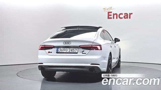 Audi A5 (F5) 3