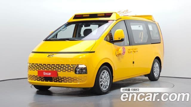 Hyundai Staria 1