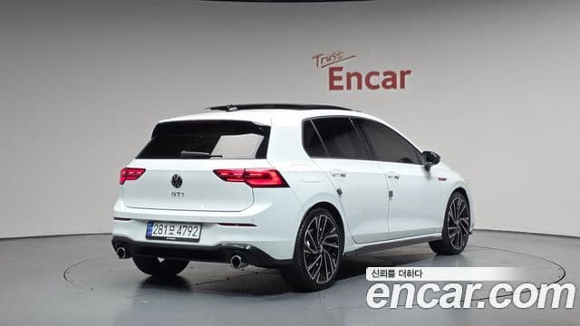 Volkswagen Golf 8th Gen 2
