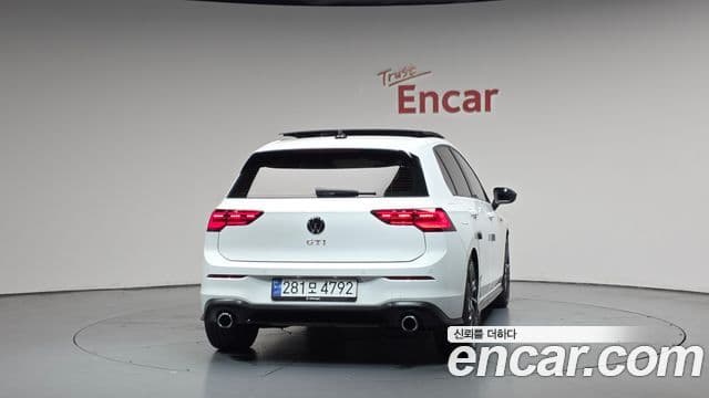 Volkswagen Golf 8th Gen 4