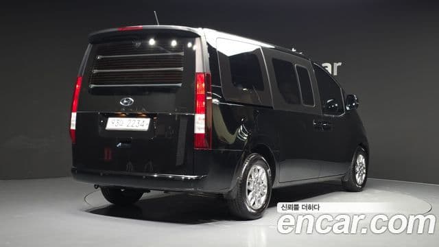 Hyundai Staria 2