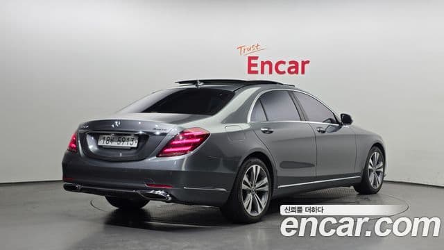 Mercedes-Benz S-Class W222 2