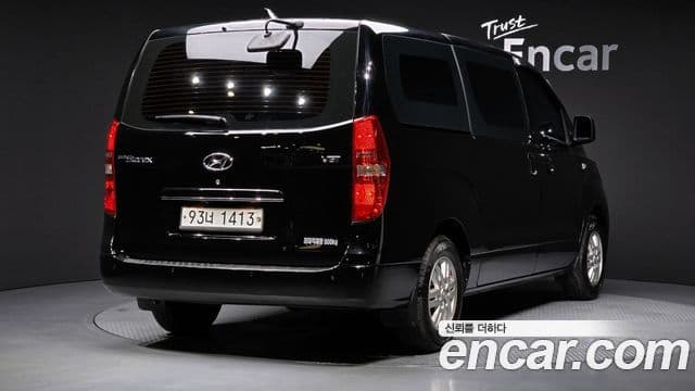 Hyundai The New Grand Starex 2