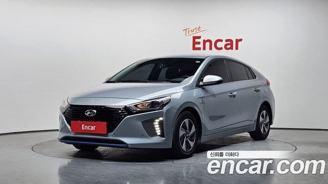 Hyundai Ioniq Hybrid — 1