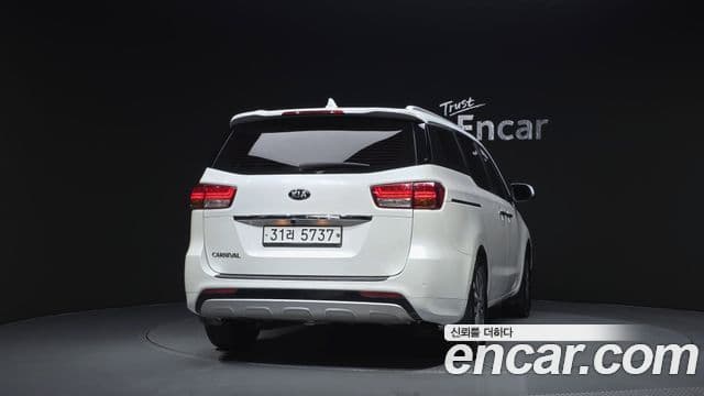 Kia All New Carnival 4