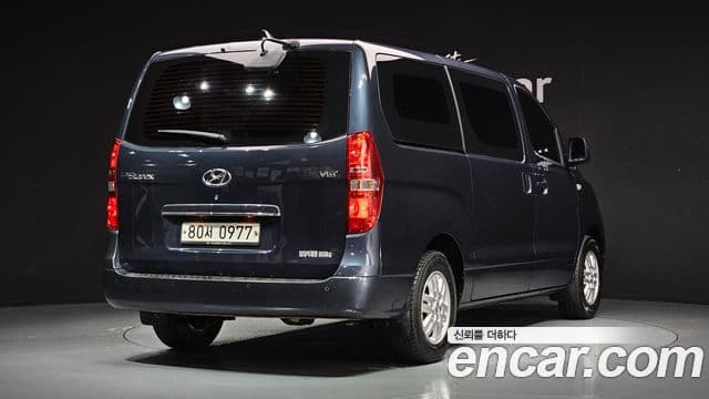 Hyundai The New Grand Starex 2