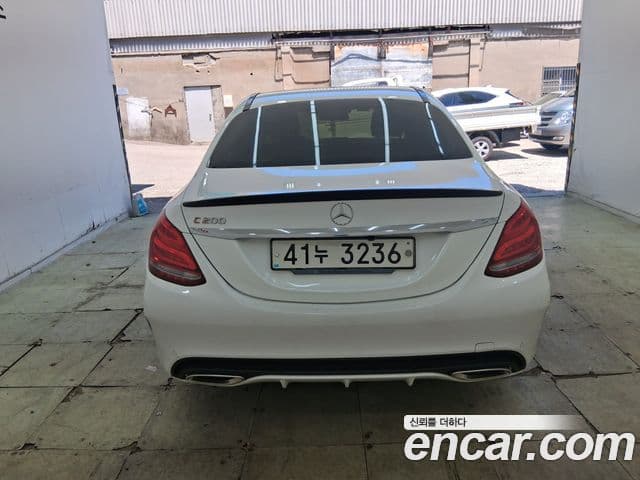 Mercedes-Benz C-Class W205 4