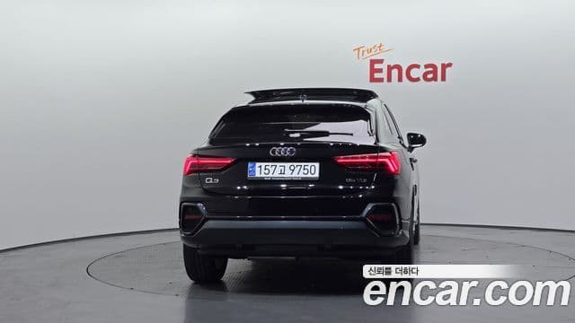 Audi Q3 (F3) 4
