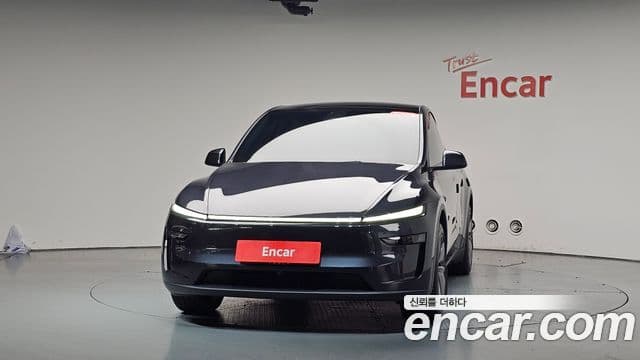 Tesla Model Y 2
