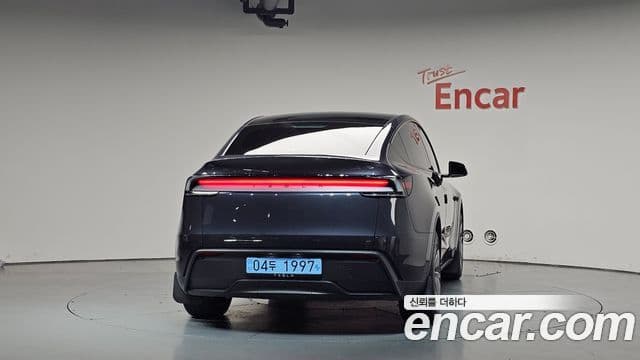 Tesla Model Y 3