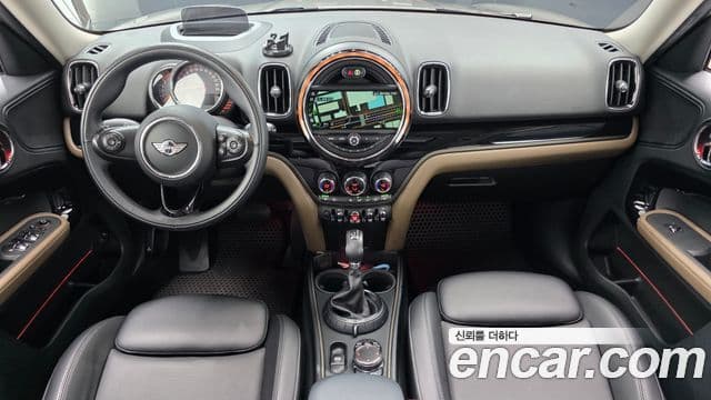 MINI Cooper D Countryman 4