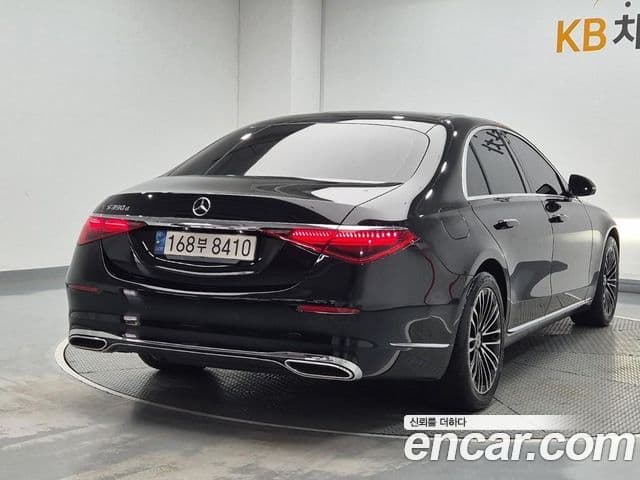 Mercedes-Benz S-Class W223 2