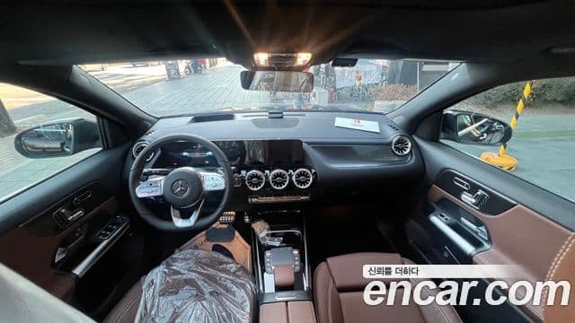 Mercedes-Benz GLA-Class H247 1