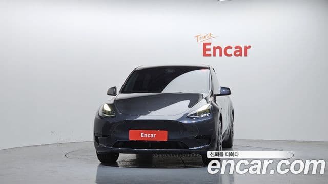 Tesla Model Y 2