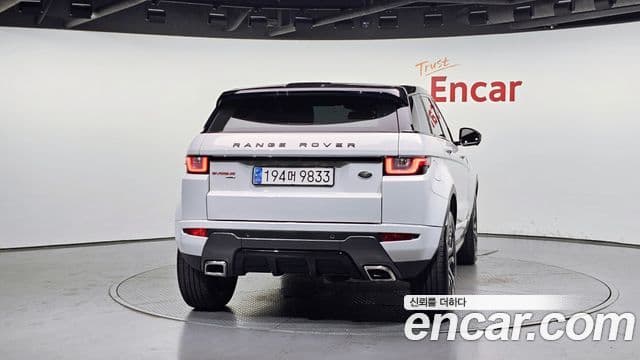 Land Rover Range Rover Evoque 4