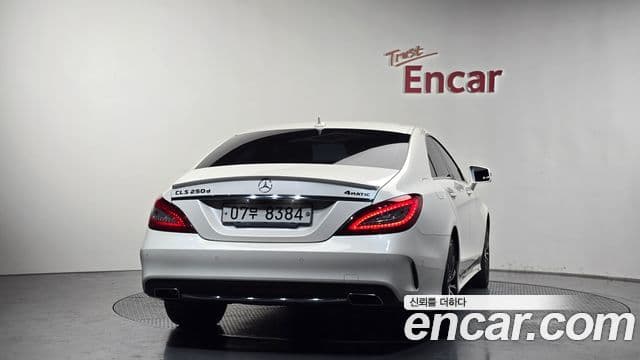 Mercedes-Benz CLS-Class W218 3