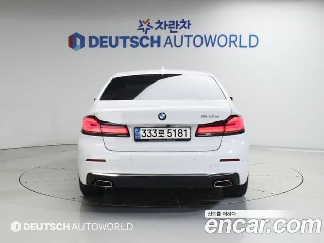 BMW 5 Series (G30) 3
