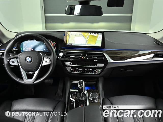 BMW 5 Series (G30) 4
